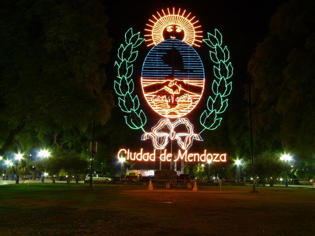 Departamento Centrico Apartment Mendoza Bagian luar foto